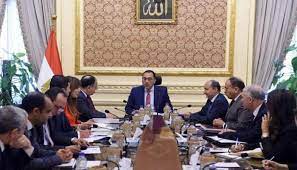 الحكومة المصرية تناقش مقترحات للنهوض بالصناعة