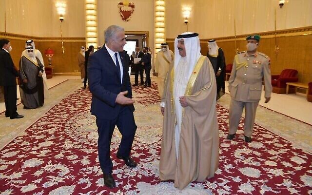فصائل المقاومة: زيارة لابيد للبحرين وافتتاح سفارة “جريمة بحق الإسلام والقومية”