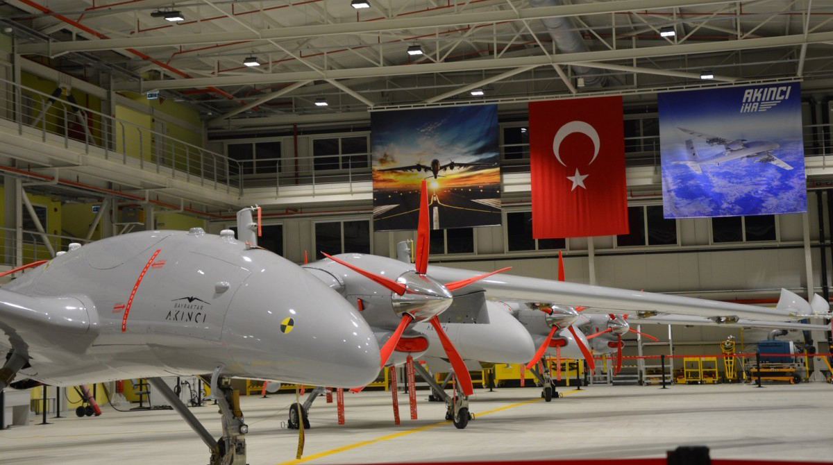 كيف تتنافس قطر والإمارات على الصناعة العسكرية التركية؟