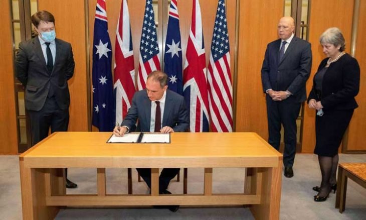 أستراليا توقع اتفاقية بشأن التزود بغواصات مع الولايات المتحدة وبريطانيا