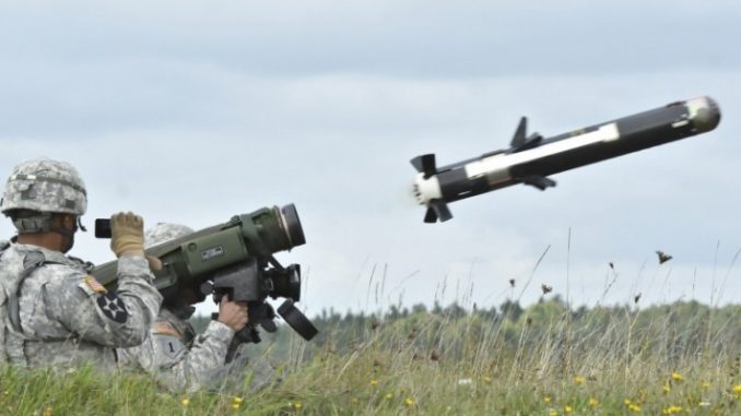 أمريكا تزوّد أوكرانيا بـ180 صاروخا من نوع جافلين