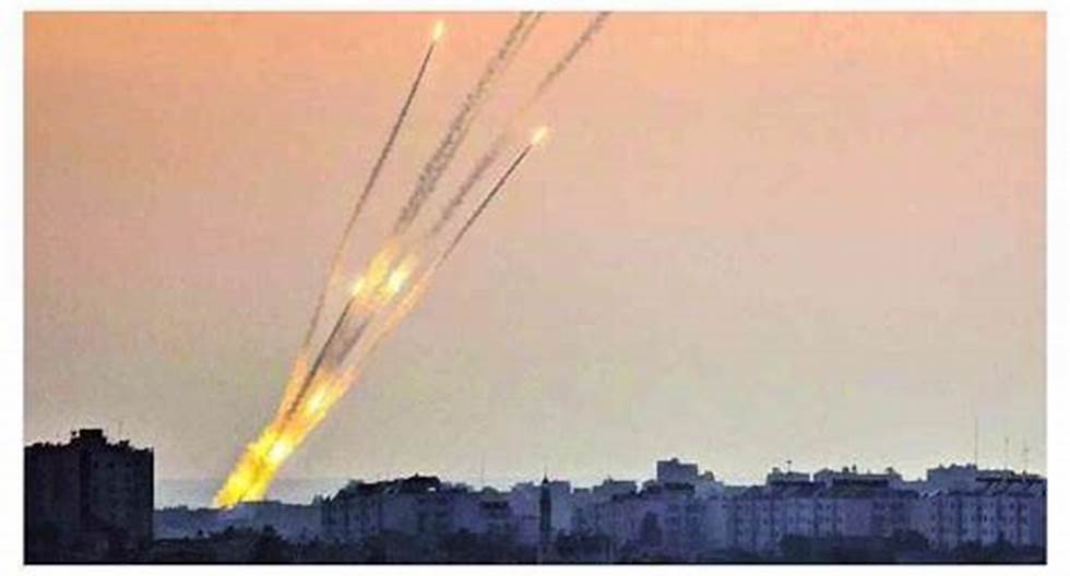 على خلفية ما يجري بالضفة جيش الاحتلال يستعد لاحتمال إطلاق صواريخ من قطاع غزة