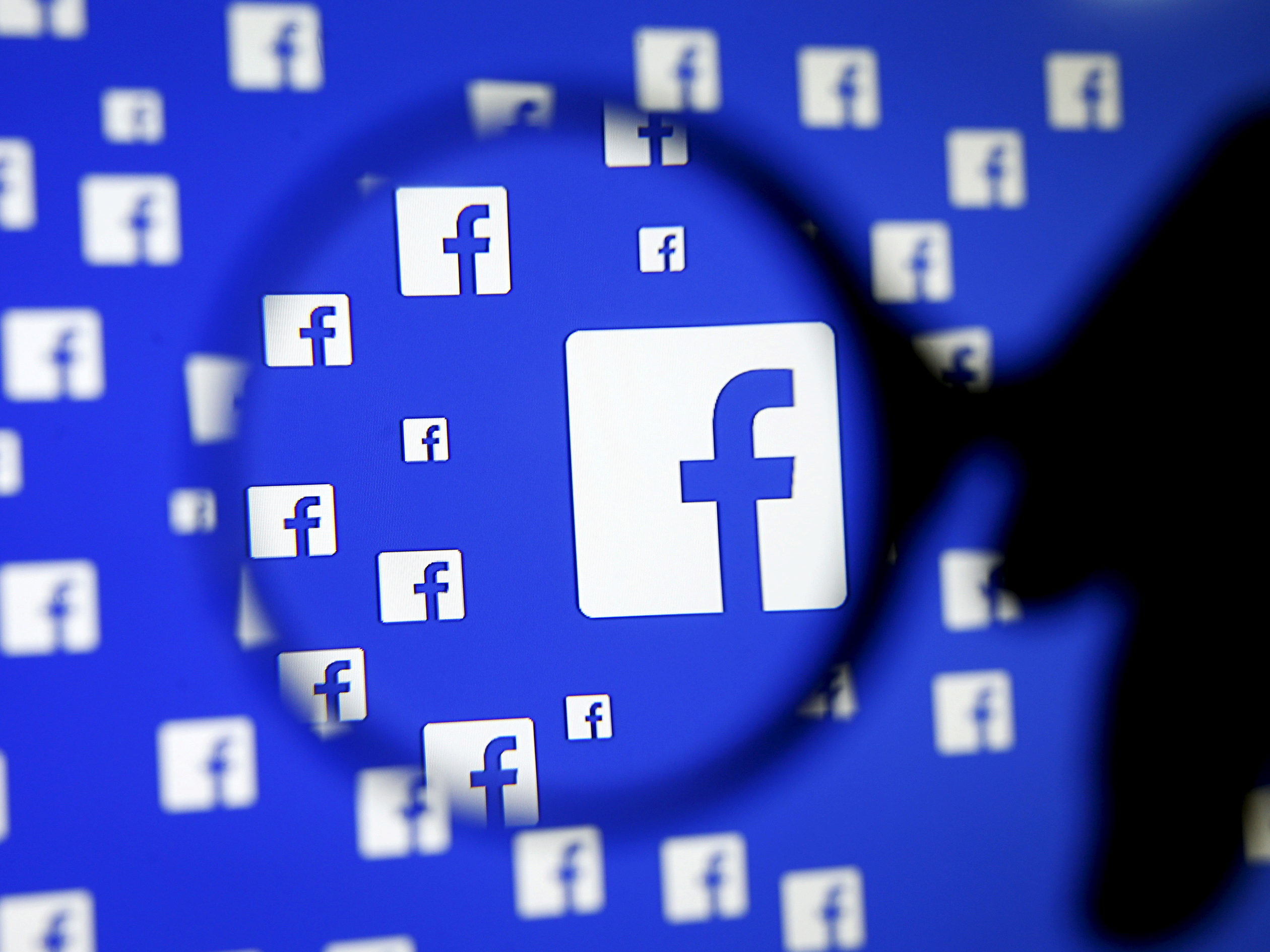 “فيسبوك” تنفق مليار دولار لمنافسة “تيك توك” و”يوتيوب”