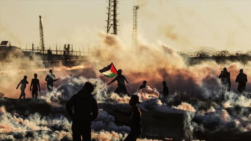 بطلب مصري: حماس تُبعد المتظاهرين عن السياج وتوقف البالونات الحارقة