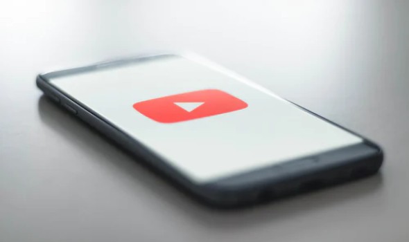"يوتيوب" تختبر تنزيل مقاطع الفيديو عبر متصفح الويب