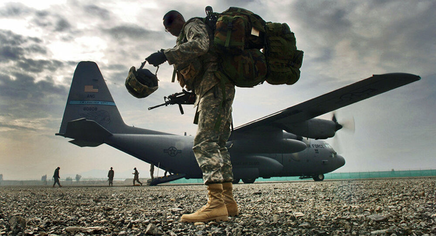 تقرير: بايدن يأمر بتقليص التواجد العسكري الامريكي في الخليج