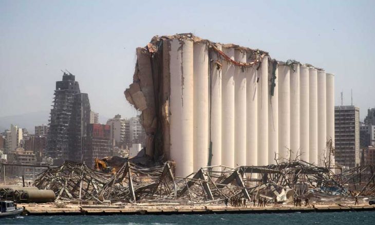 تجميد التحقيقات في انفجار مرفأ بيروت