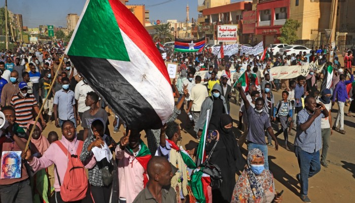 بينهم إحدى بنات الصادق المهدى.. اعتقال 2 من قيادات "الأمة القومي" السوداني