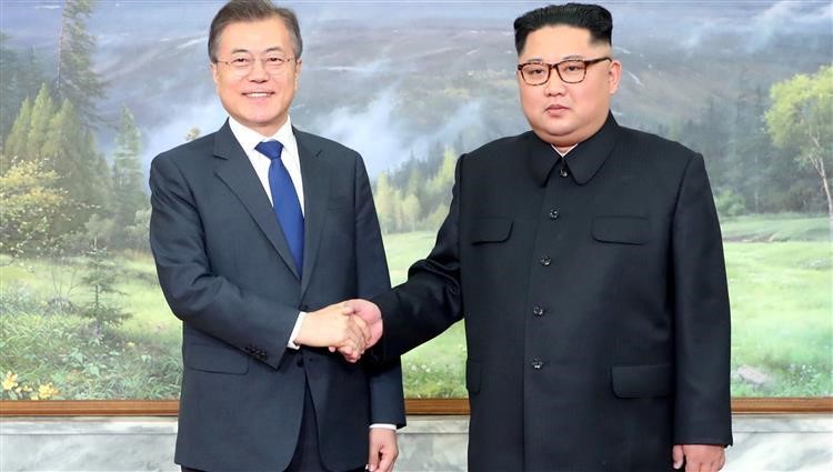 استناف الاتصالات بين الكوريتان الشمالية والجنوبية  بعد أزمة التجارب الصاروخية