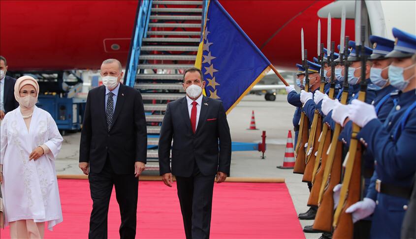 أردوغان يصل البوسنة في زيارة رسمية