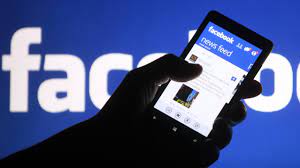 وول ستريت جورنال : فيسبوك يعلّق طرح منتجات جديدة بعد الفضائح الأخيرة