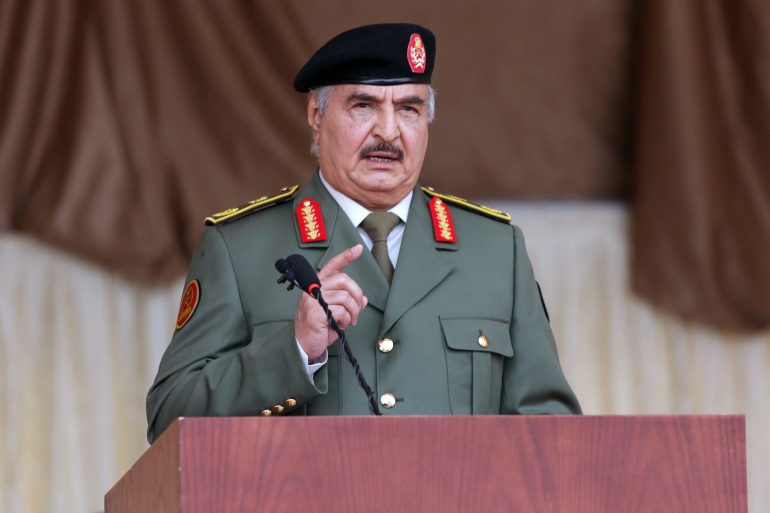 خليفة حفتر يتنحى عن دوره العسكري من أجل الترشح للرئاسة الليبية