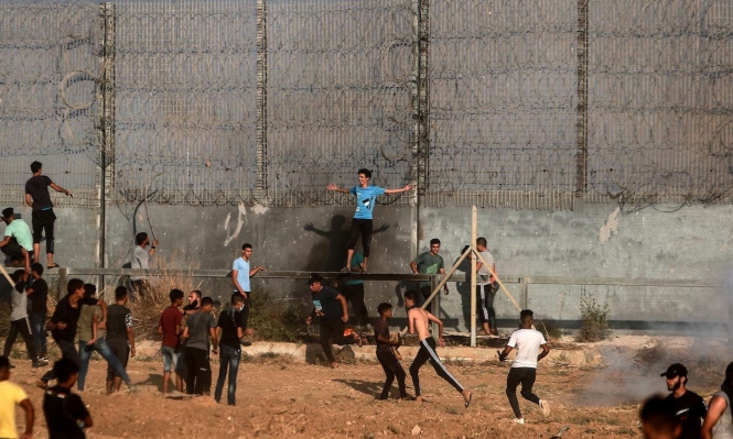 الاحتلال يعزز جدار الفصل شمالي غزة