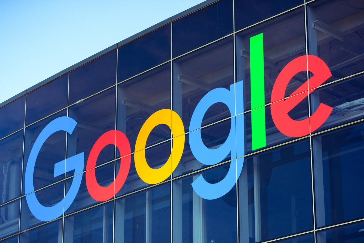 جوجل تمديد العمل من المنزل للموظفين حتى العام المقبل