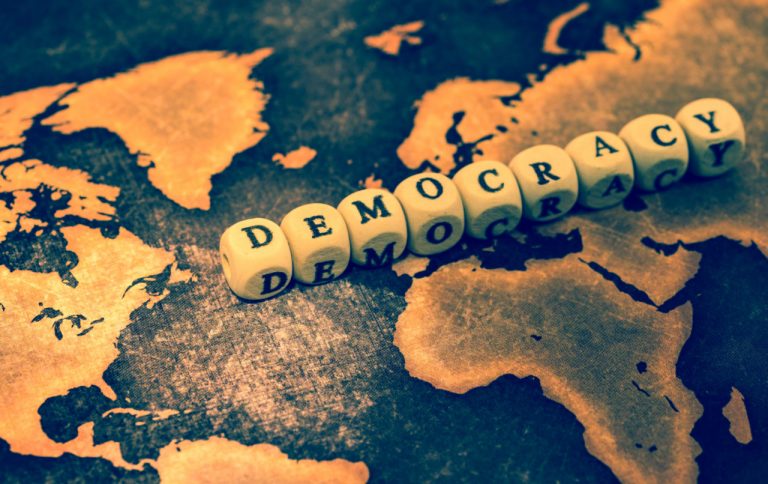 جلبير الأشقر يكتب: «ديمقراطية المحاصصة» و«التوافق»على نهب الشعب
