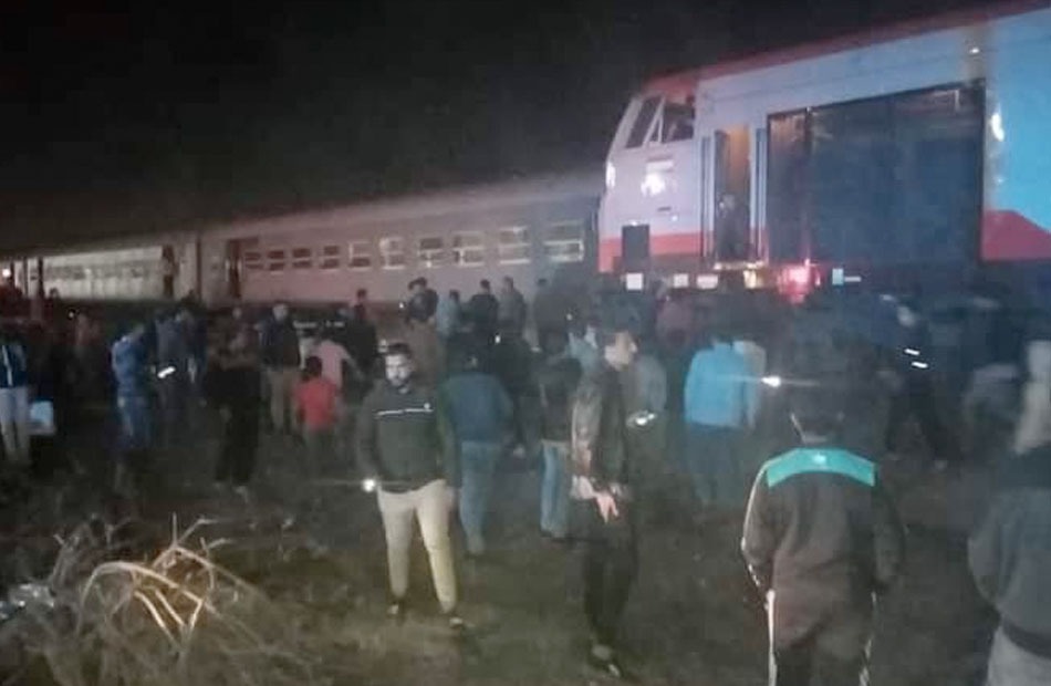 خروج قطار عن القضبان بمنيا القمح وإصابة عدد من الركاب