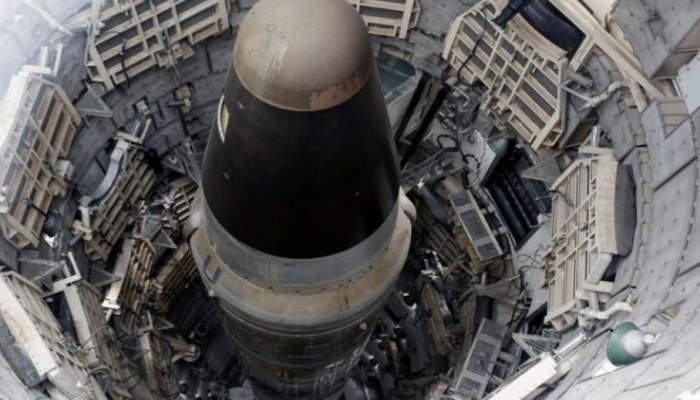 كاتب أمريكي: لماذا تتجاهل واشنطن 90 قنبلة نووية إسرائيلية وتنتقد إيران؟