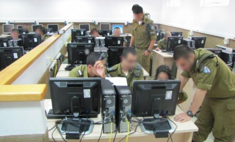 الجيش الإسرائيلي يشكل طاقمًا للتعامل مع مواقع التواصل الاجتماعي