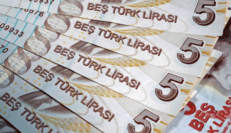 الليرة التركية تواصل التعافي ووزير المالية يشيد بعودة الأمور لنصابها الطبيعي