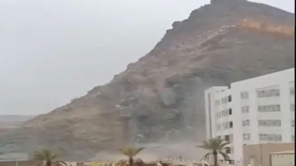 انهيار جبل على سكن عمالي بعُمان جراء إعصار شاهين