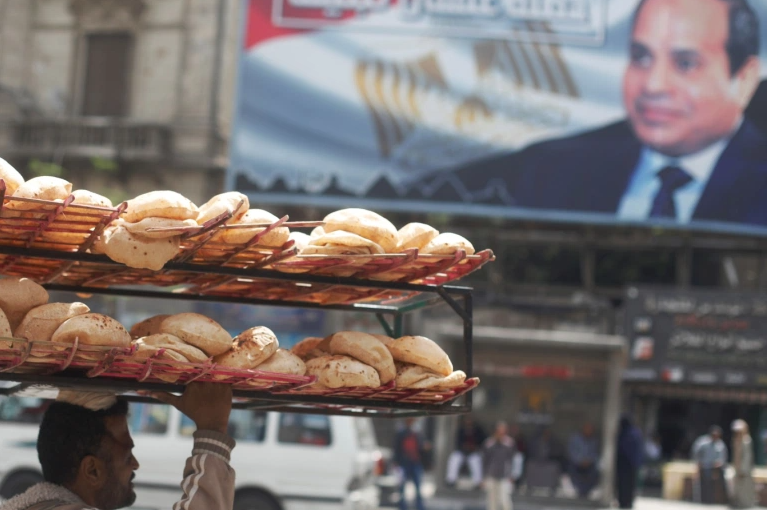 شادي طلعت يكتب: لماذا لم ينفذ السيسي قرار رفع الدعم عن الخبز؟!