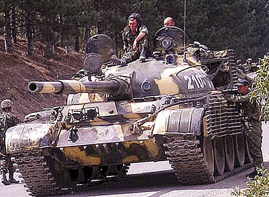 الجيش الجزائري يجري عملية تحديثات واسعة لدبابات T-62