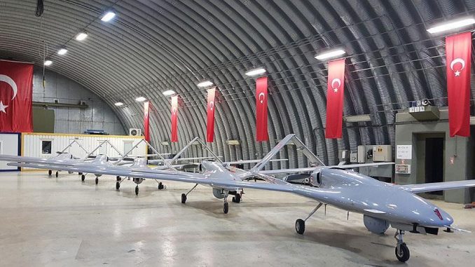تركيا تنشئ مركزاً لصيانة الطائرات المسيّرة بأوكرانيا