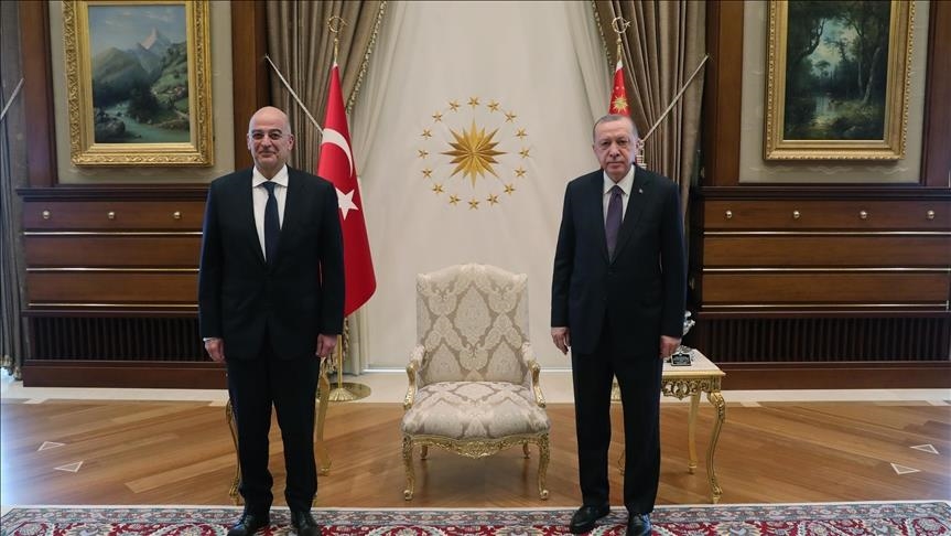 الأناضول :الرئيس أردوغان يلتقي وزير الخارجية اليوناني  " نيكوس ديندياس" في أنقرة