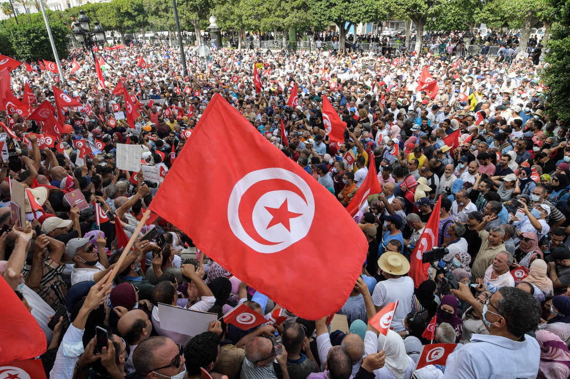 معارضو الرئيس التونسي قيس سعيد يستعدون للعودة إلى الشارع