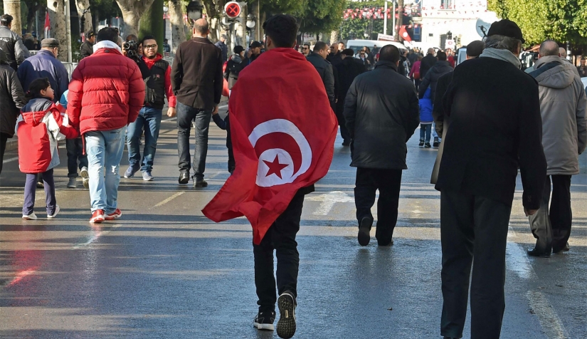 تونس: اتحاد الشغل يندد بـ"الحكم المطلق" لسعيّد وأحزاب تعلن التصدي "للانقلاب"