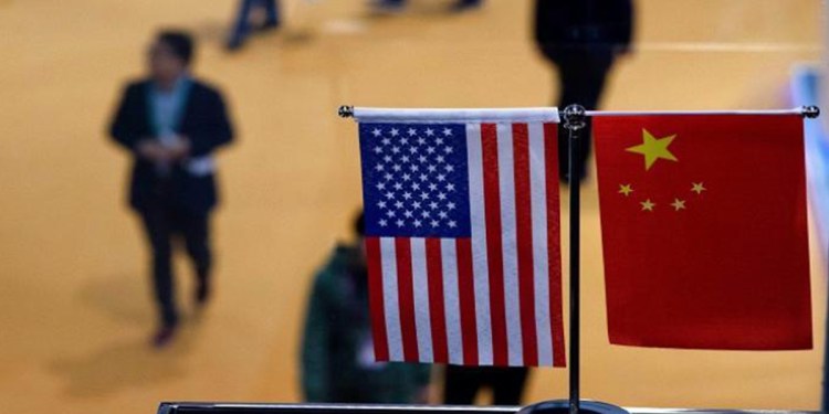 الصين تفرض عقوبات على 4 مسؤولين أمريكيين