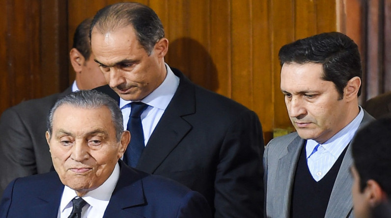 تسريب من بنك سويسري يكشف بيانات أرصدة  بالملايين لعلاء مبارك وعمر سليمان