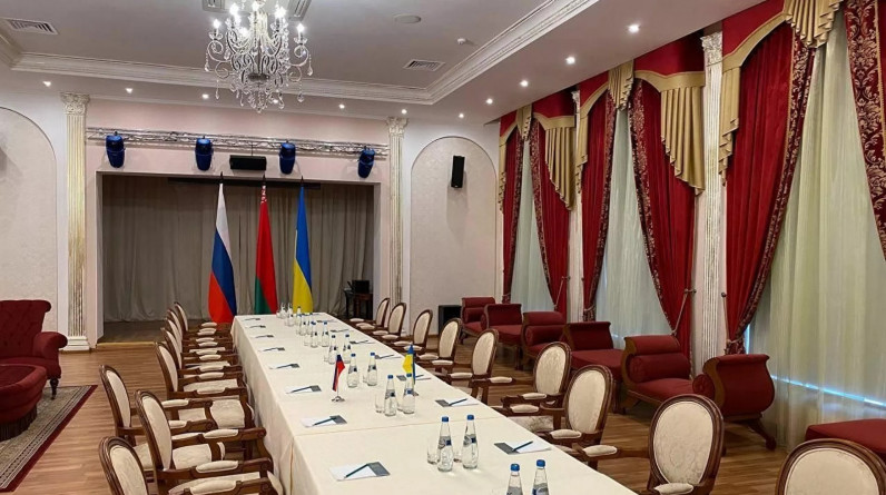 الوفد الأوكراني يصل إلى بيلاروسيا لبدأ المفاوضات مع روسيا