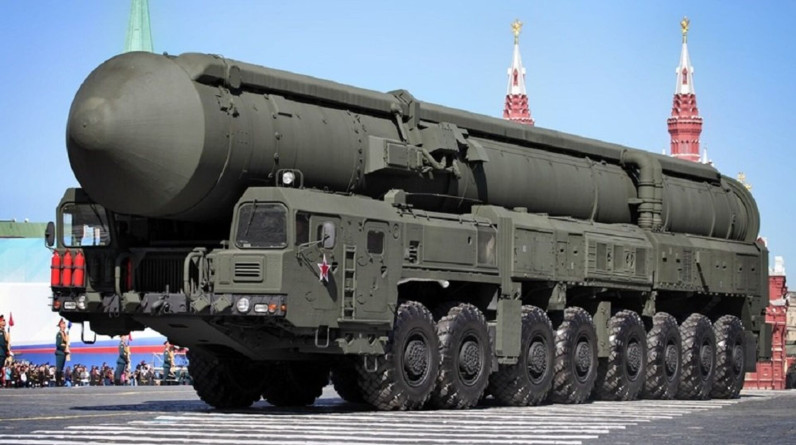 باحث يكشف سر اتهامات واشنطن لروسيا بتطوير سلاح نووي