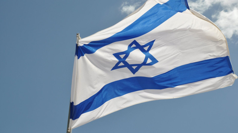 صحيفة عبرية: وفد إسرائيلي يصل غدًا قطر لمناقشة صفقة تبادل الأسرى