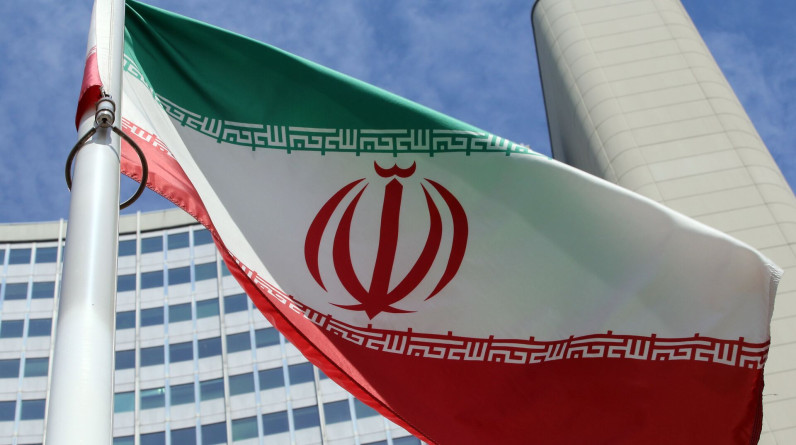 إيران تستدعي السفير الصيني بسبب بيان القمة الخليجية الصينية.. ما القصة؟