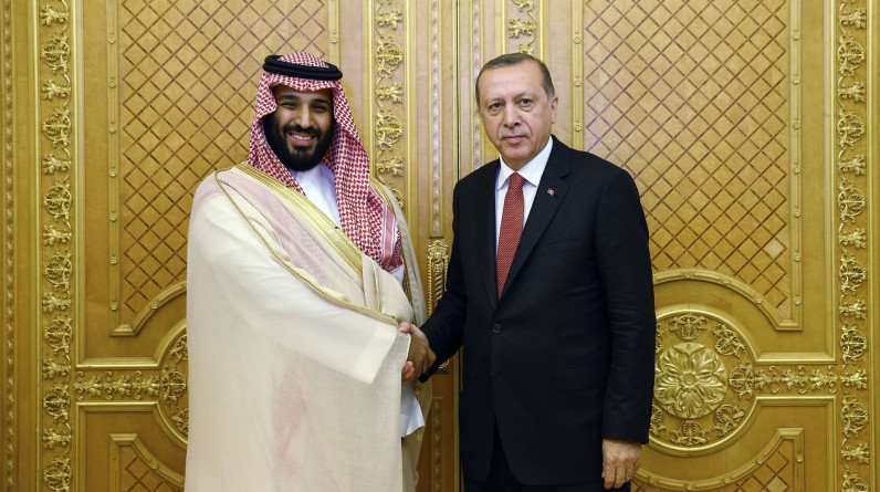 بن سلمان يوازن زيارة تركيا بضم قبرص واليونان إلى جولته الإقليمية