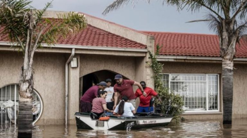 قتلى ومفقودون .. جنوب أفريقيا تعلن "الكارثة الوطنية" جراء الفيضانات