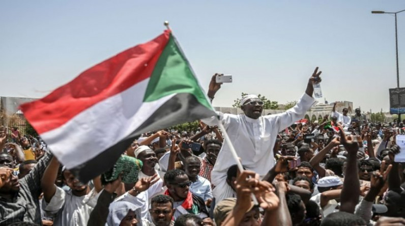 تظاهرات مناهضة للانقلاب في السودان في ذكرى بدء الاعتصام للإطاحة بعمر البشير