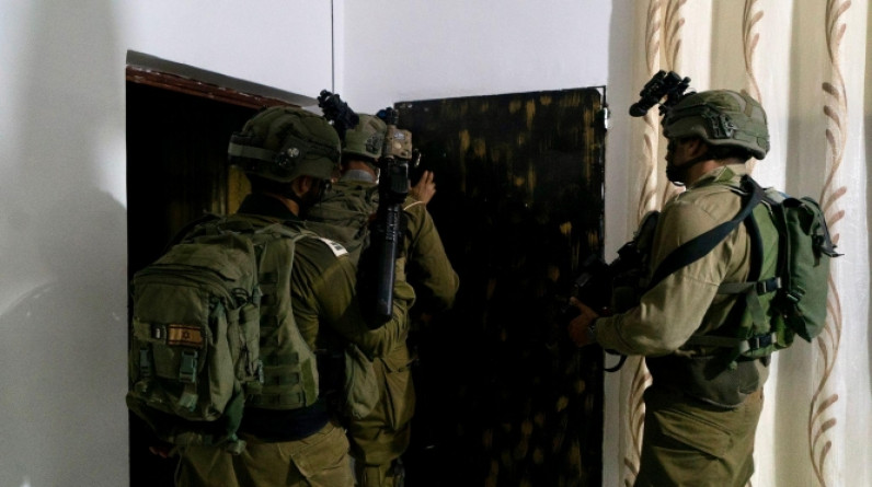 اعتداءات للمستوطنين واعتقالات بالضفة طالت 22 فلسطينيا