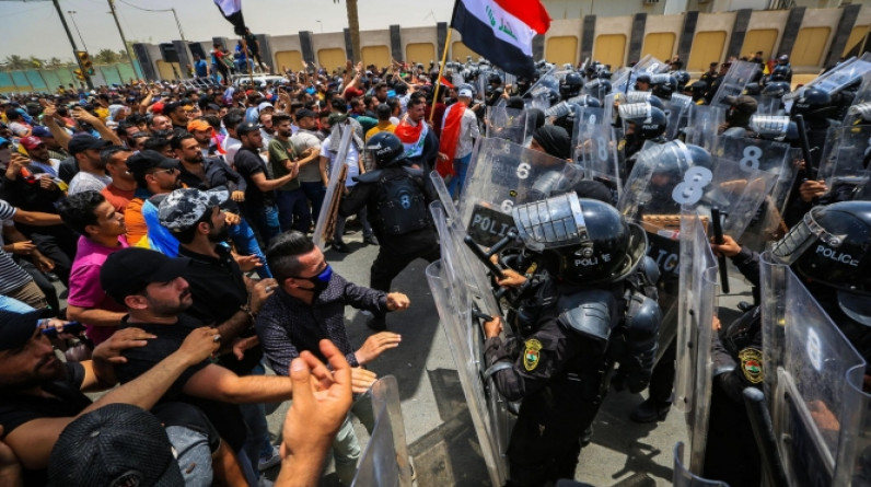 العراق: آفاق الحلول تتضاءل مع تعقّد الأزمة السياسيّة