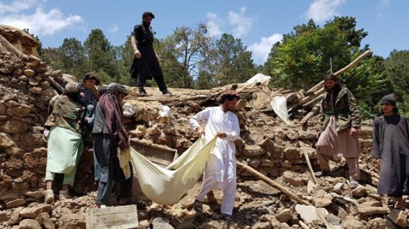 زلزال أفغانستان: عدد القتلى يرتفع إلى 1500 ودعوات لإغاثة المنكوبين