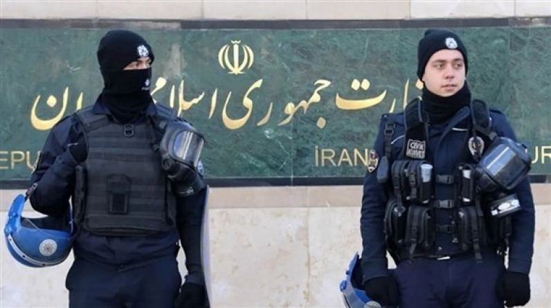 بولندا تعلن احتجاز إيران أحد علمائها