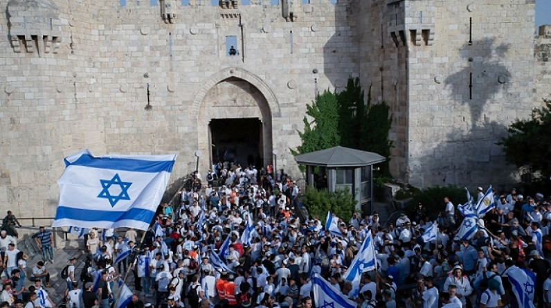 "مسيرة الأعلام"... تحذيرات إسرائيلية ودعوات فلسطينية للاستنفار