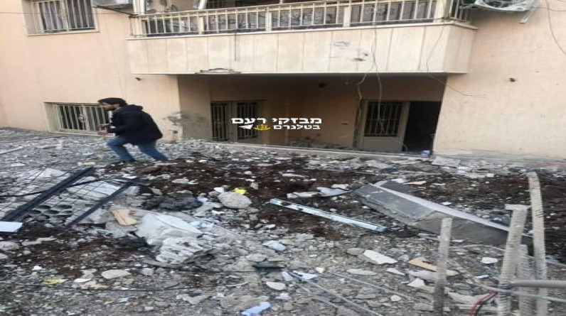 قوات الاحتلال الإسرائيلي تدمر مربعا سكنيا كاملا غرب خان يونس