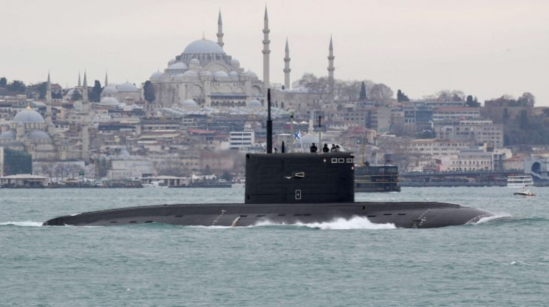 تركيا تلمح لإمكانية إغلاق مضائقها أمام السفن الروسية