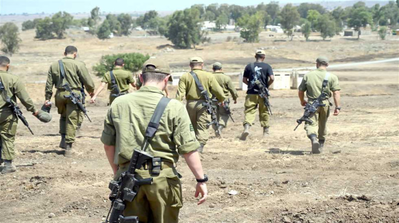 صحيفة عبرية: ضباط كبار بالجيش الإسرائيلي يعتزمون الاستقالة بعد الفشل في 7 أكتوبر