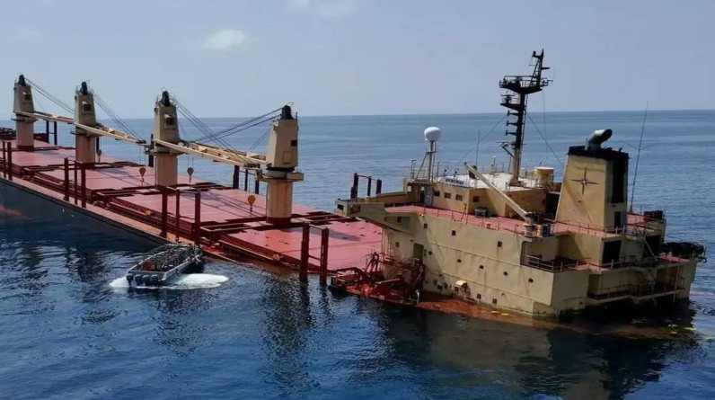 مسؤول أمريكي يكشف تطورات جديدة عن الهجوم على سفينة قبالة عدن