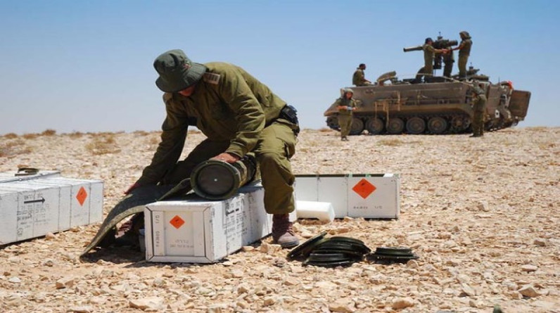 تقارير إسرائيلية تحذر من سرقة الأسلحة بمخازن الجيش: عصابات المافيا تحكم