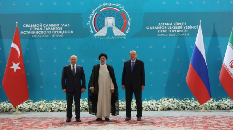 القمّة الثلاثية في طهران: تعاون متزايد بين إيران وروسيا وإردوغان مصمم على العملية بسورية